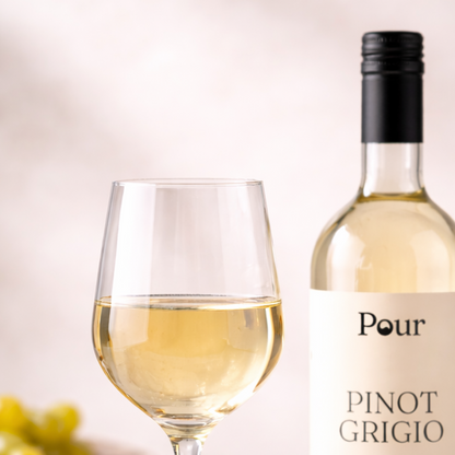 Pour Pinot Grigio