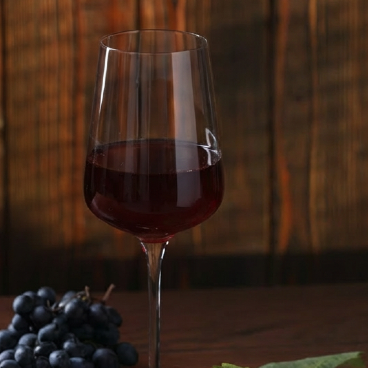 Pour Shiraz Barrel